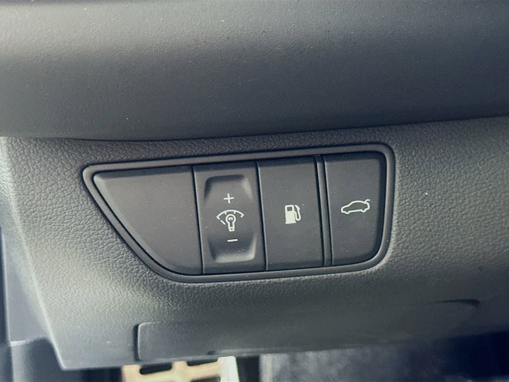 Used 2023 Genesis G70 2.0T w/ Sport Prestige Package image 22