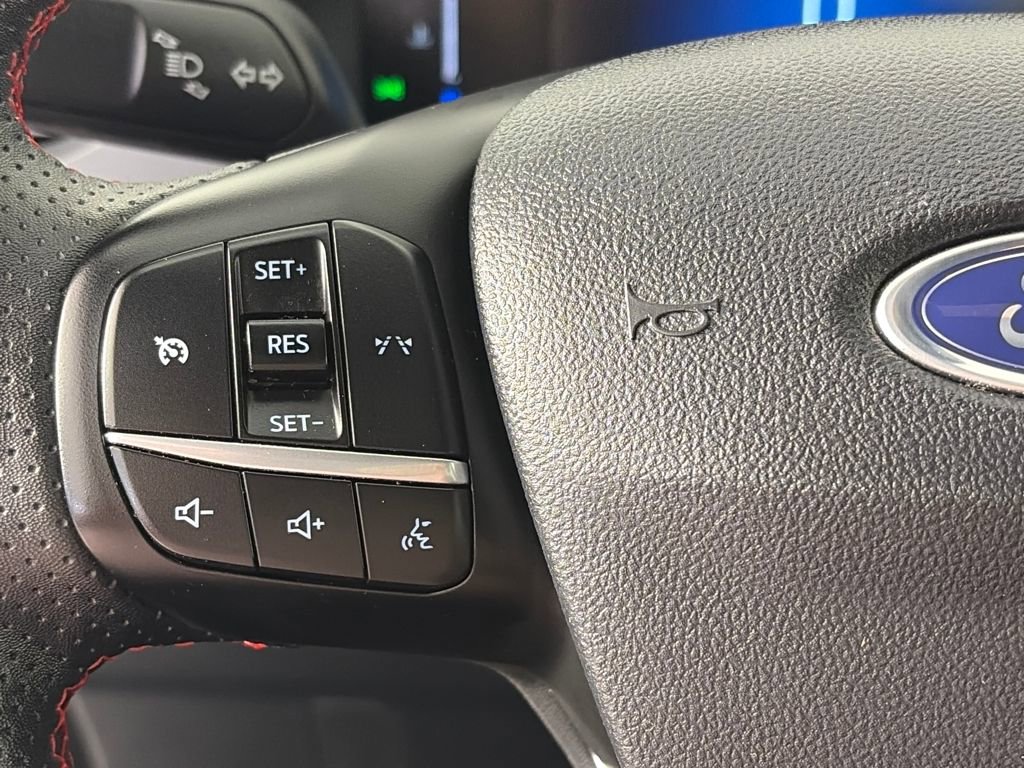 Certified 2025 Ford Escape ST-Line Select image 17