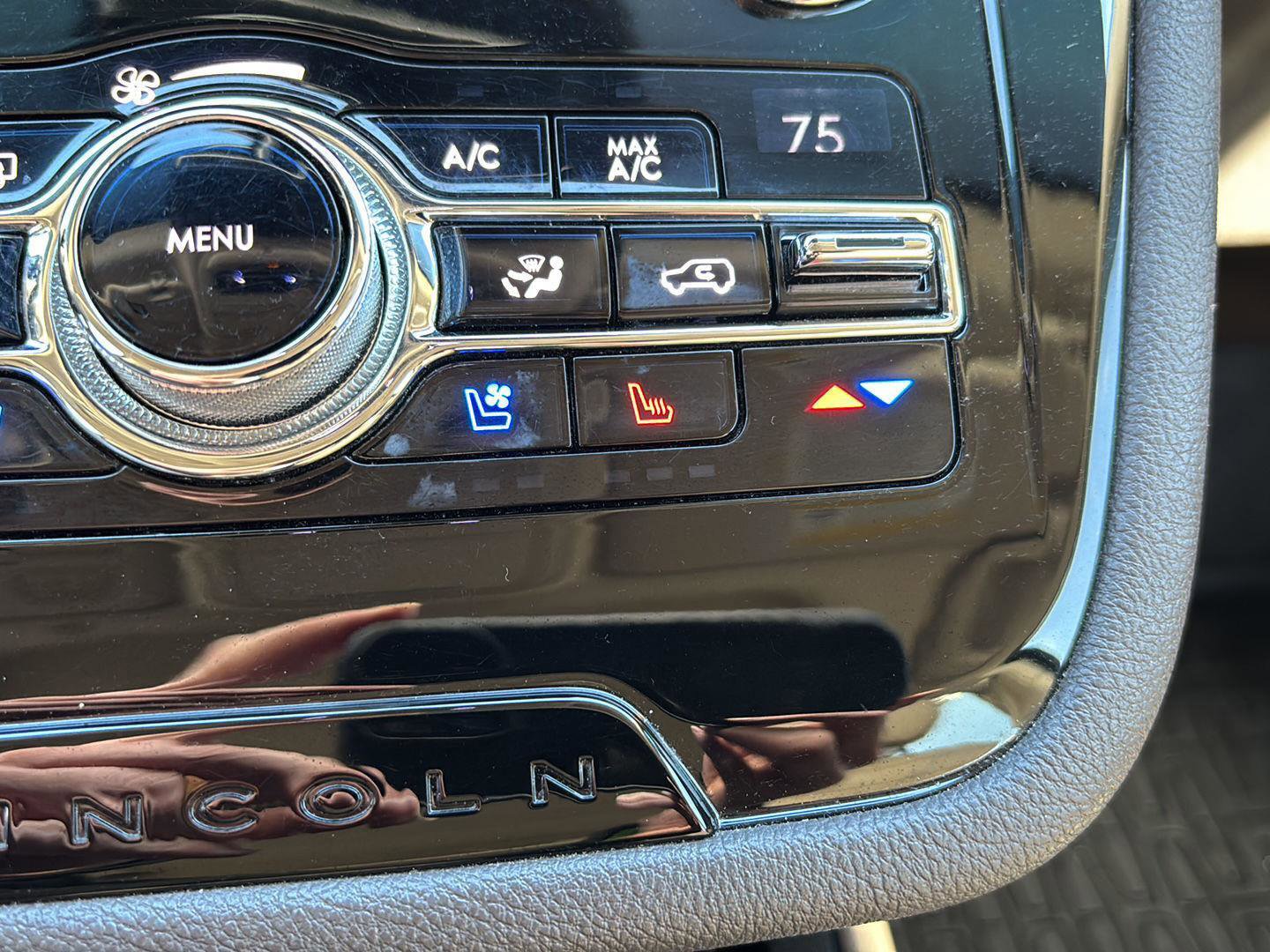 Used 2020 Lincoln Corsair Reserve w/ Equipment Group 202A image 31