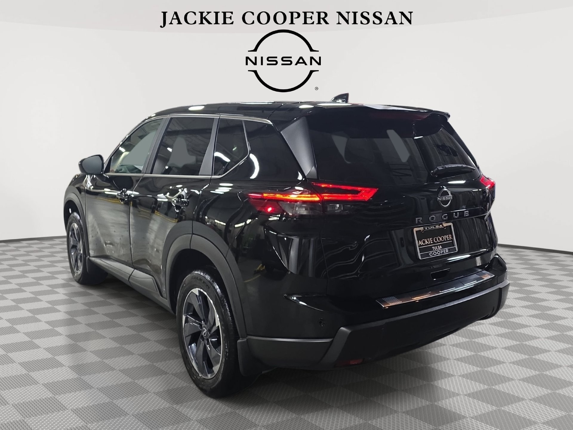 Certified 2026 Nissan Rogue SV FWD image 7