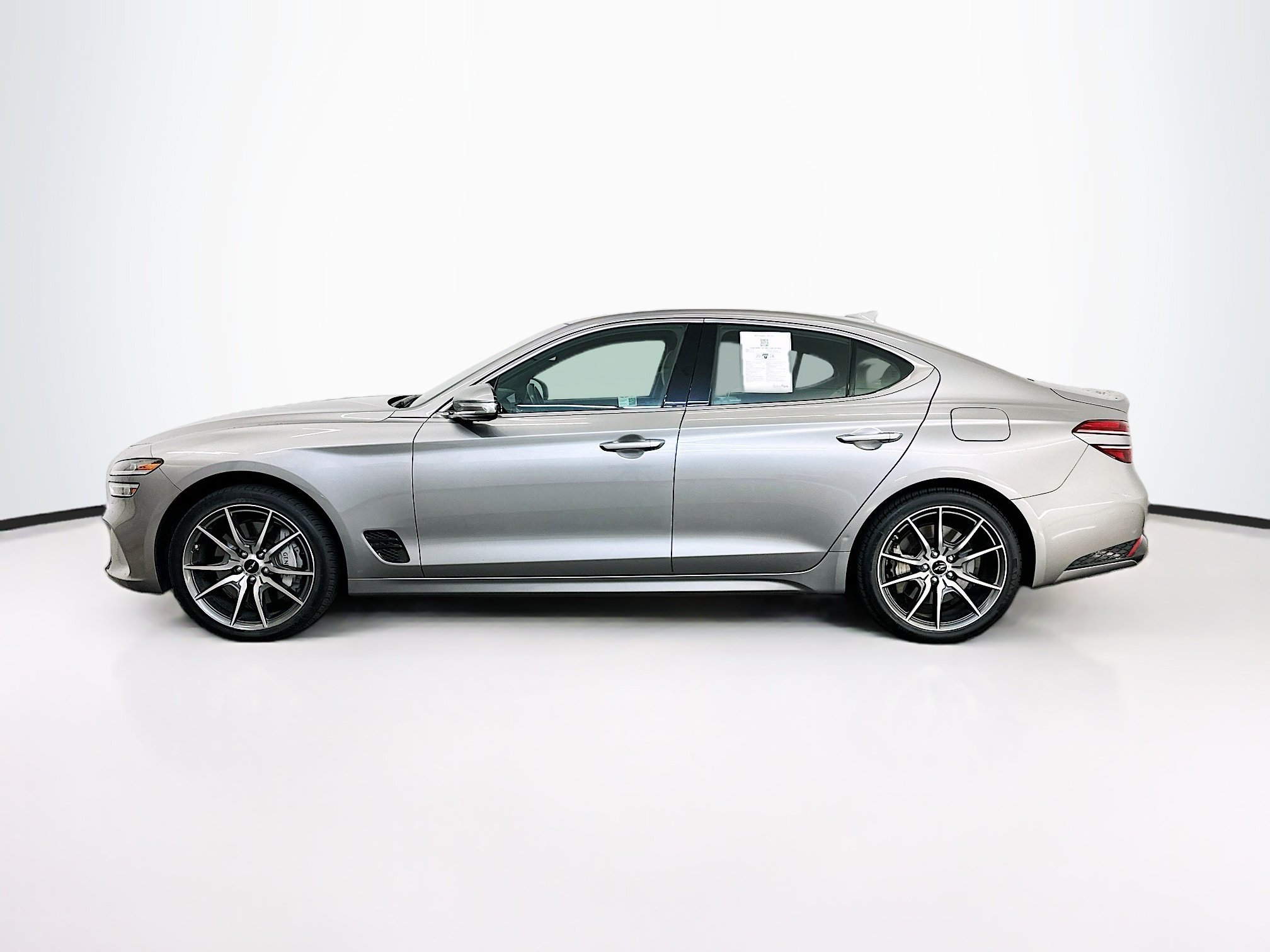 Used 2025 Genesis G70 2.5T AWD/4WD image 4