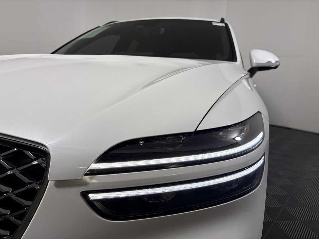 Used 2023 Genesis GV70 3.5T Sport w/ Sport Prestige Package AWD/4WD image 9