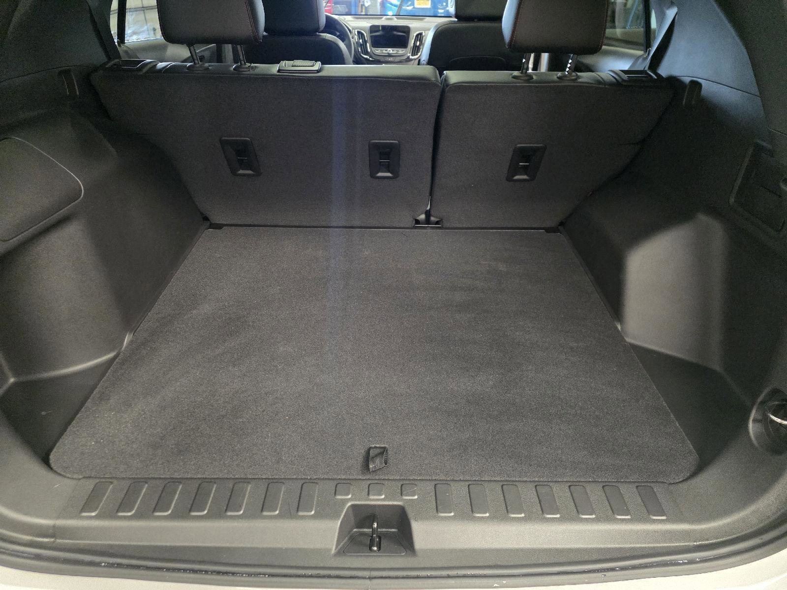 Used 2023 Chevrolet Equinox RS w/ RS Leather Package image 8