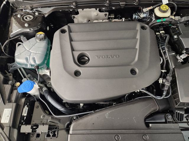 New 2026 Volvo XC40 B4 Plus w/ Protection Package Premier FWD image 32