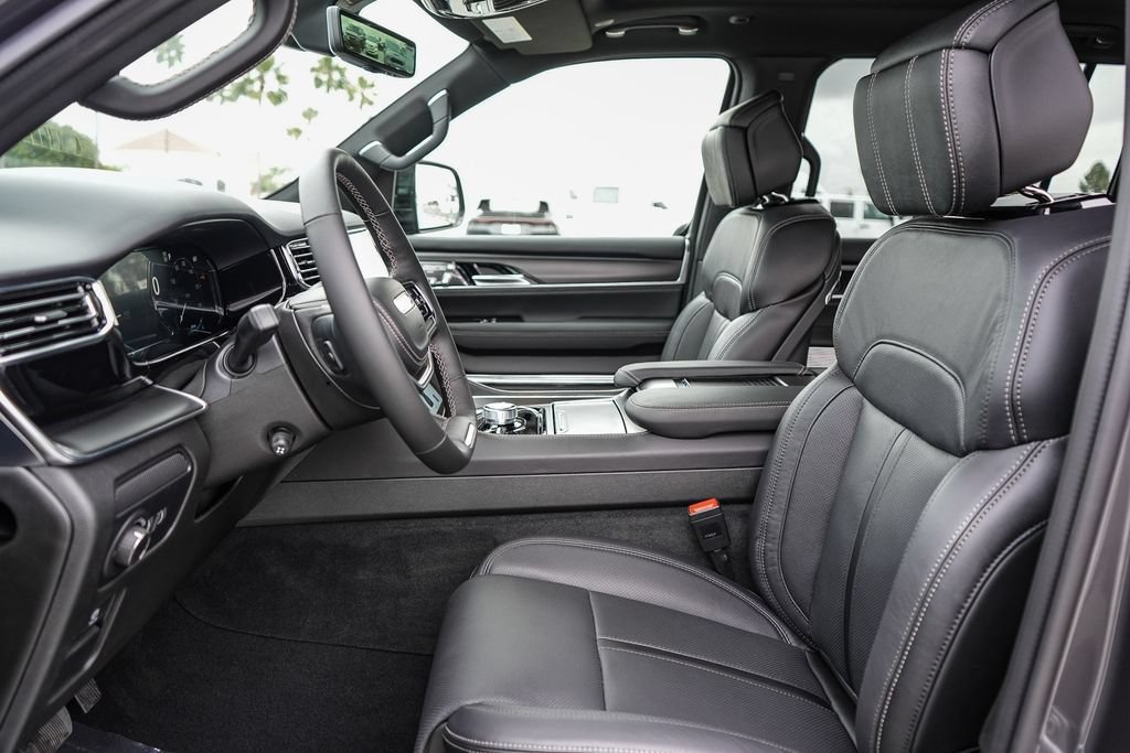 New 2026 Jeep Grand Wagoneer L Summit AWD/4WD image 19