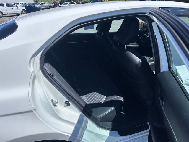 Used 2023 Toyota Camry SE AWD/4WD image 9