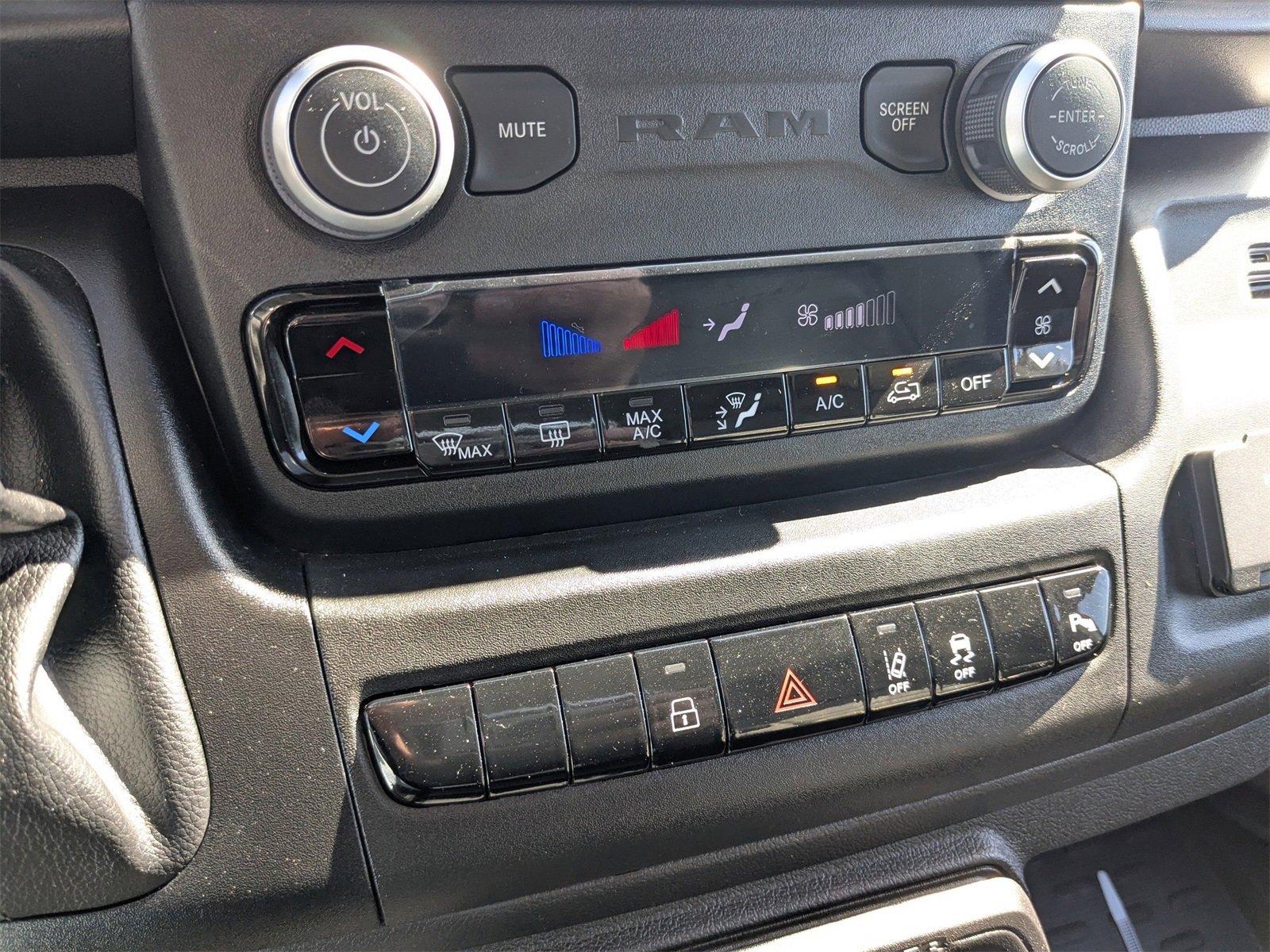 Used 2025 RAM ProMaster 3500 w/ Quick Order Package 22G SLT image 23