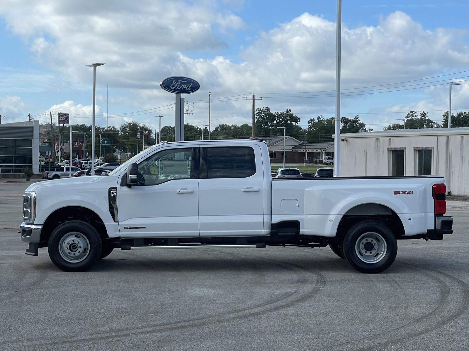 New 2026 Ford F350 XLT image 4
