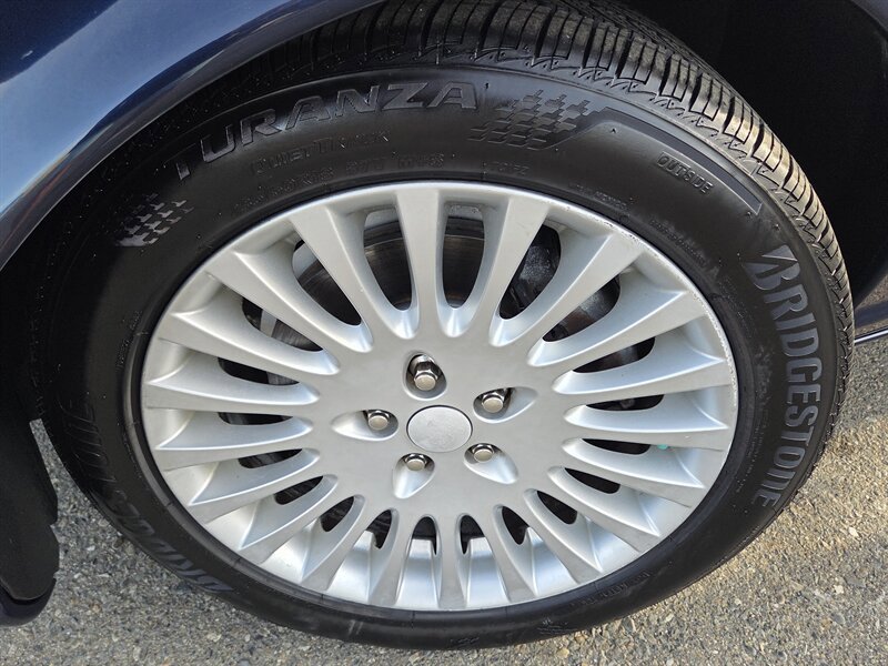 Used 2006 Jaguar XJ8 image 13