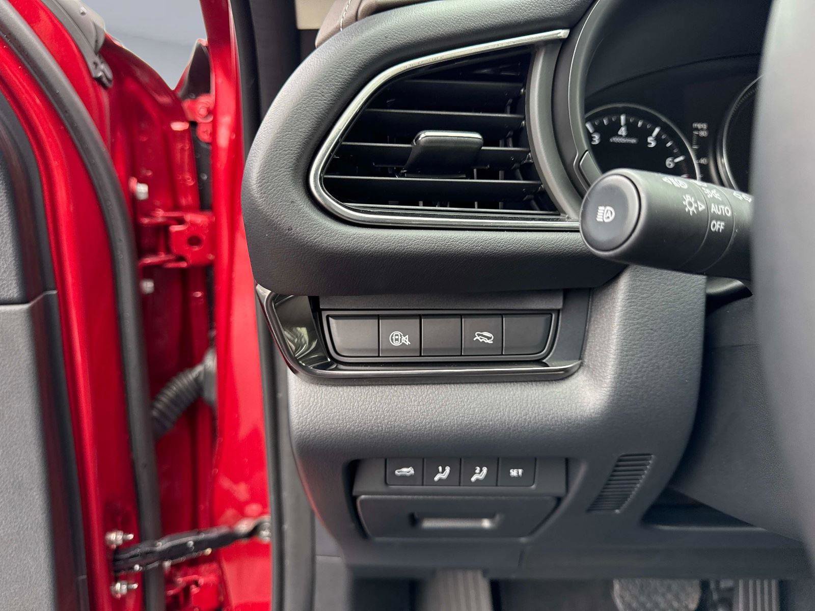 Certified 2025 MAZDA CX-30 AWD 2.5 S w/ Premium Package image 33