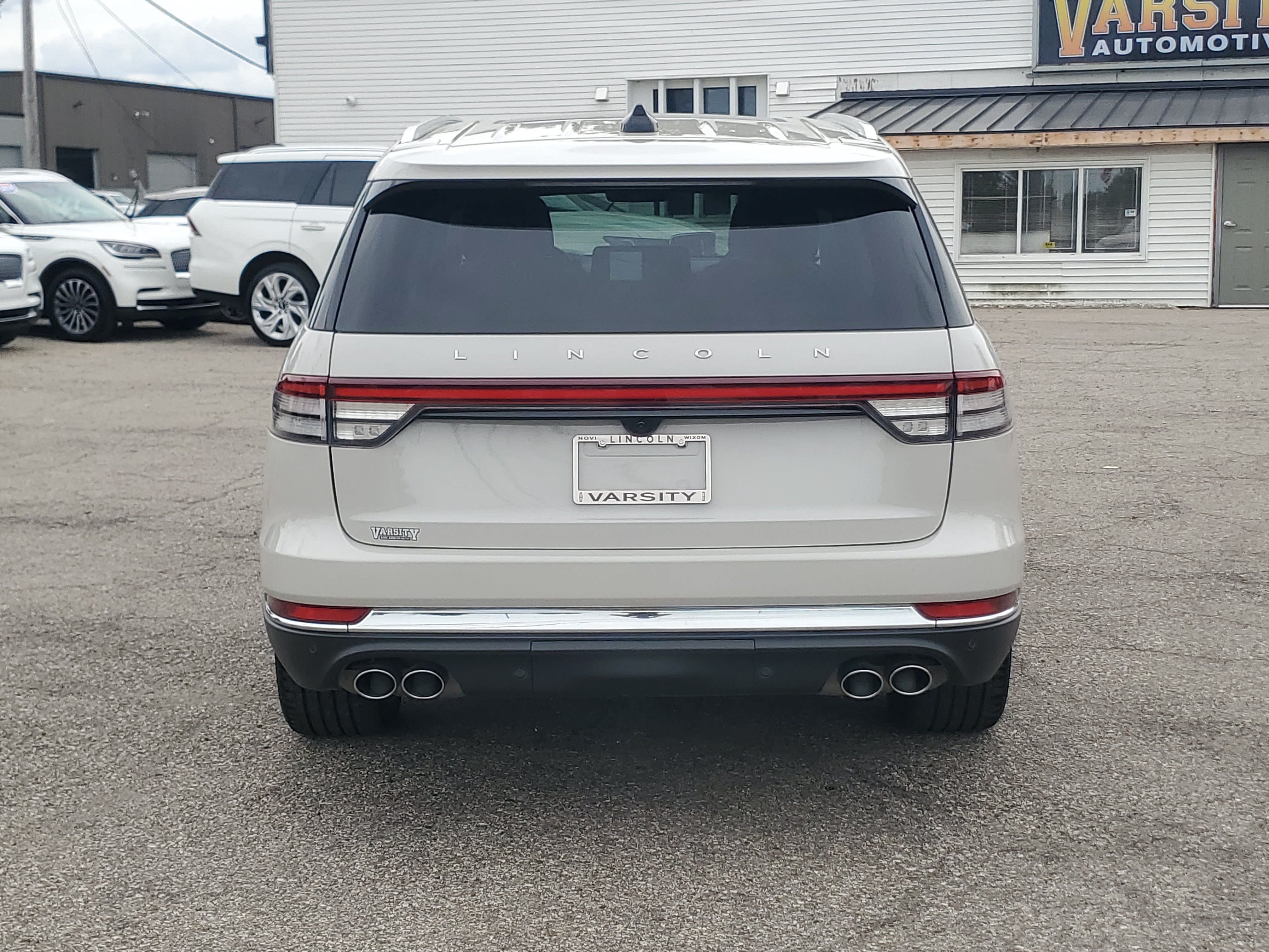 Used 2025 Lincoln Aviator Reserve w/ Equipment Group 201A AWD/4WD image 5