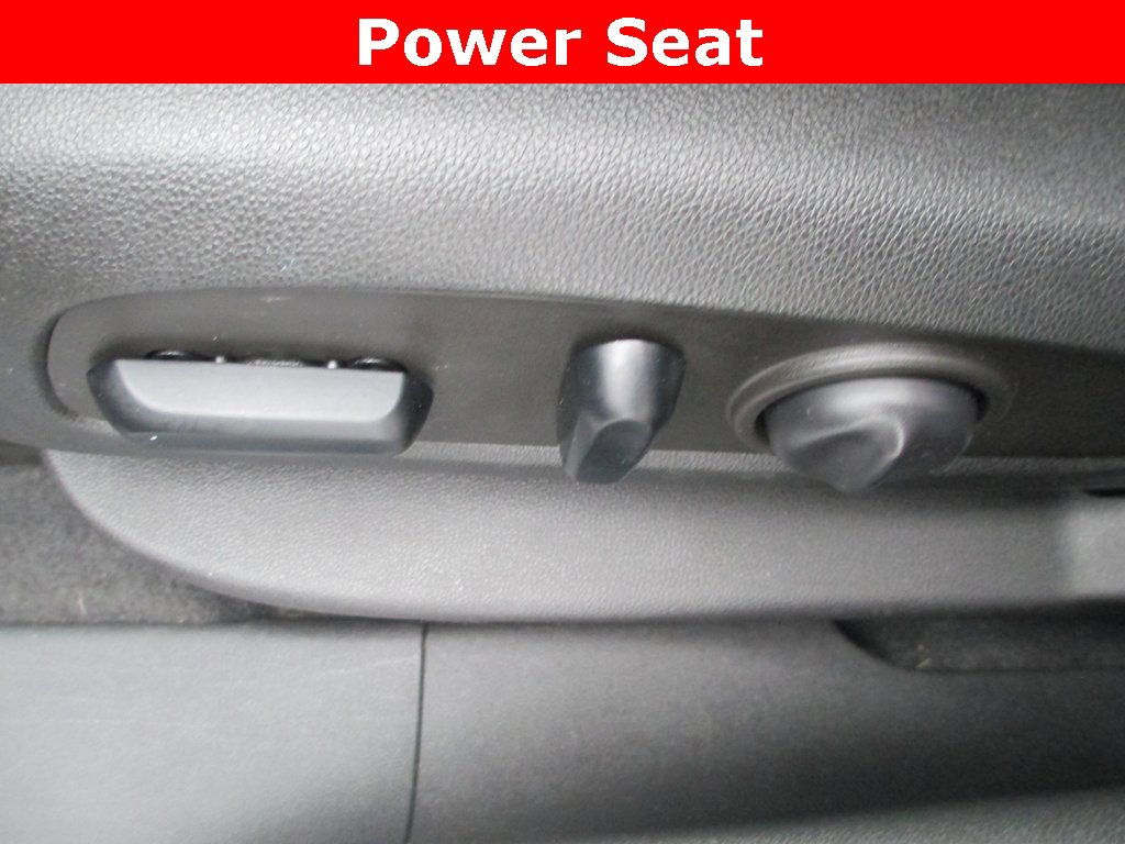 Used 2022 GMC Terrain SLE w/ Driver Convenience Package image 19