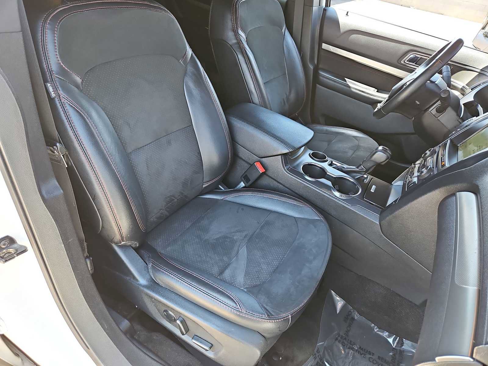 Used 2018 Ford Explorer XLT w/ Equipment Group 202A FWD image 21