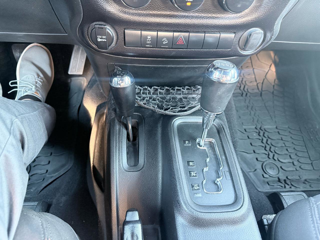 Used 2015 Jeep Wrangler Sport image 14