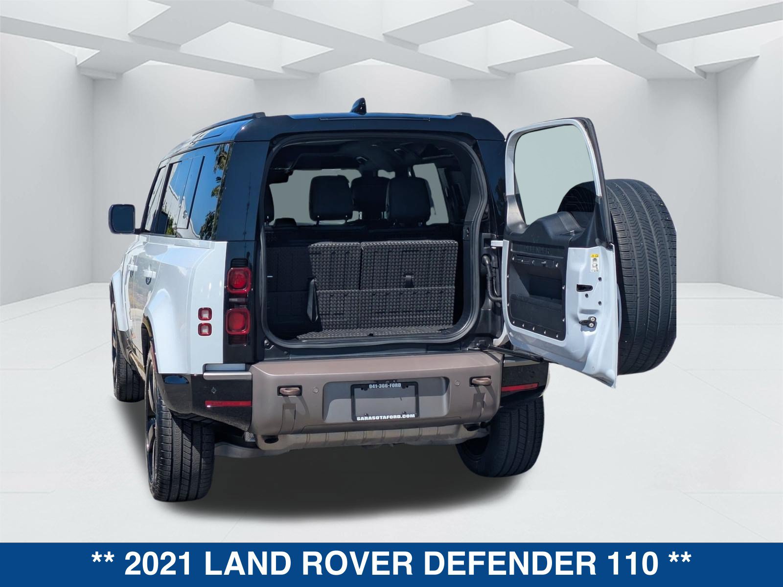 Used 2021 Land Rover Defender 110 X-Dynamic HSE AWD/4WD image 14