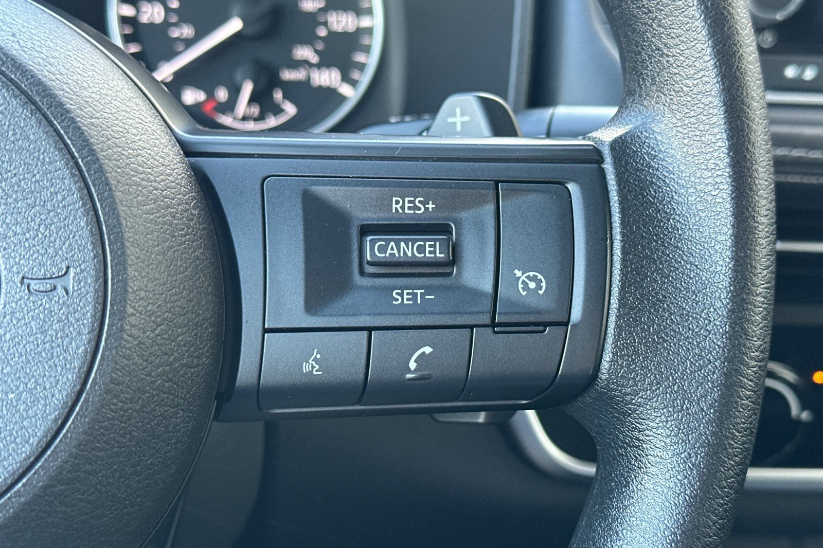 Used 2023 Nissan Rogue S FWD image 32