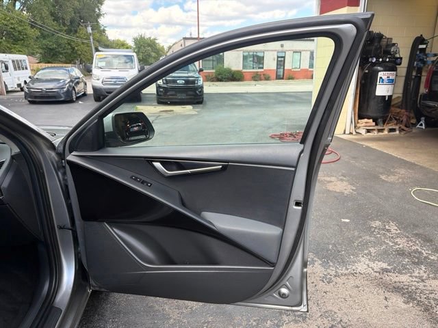 Used 2023 Kia Niro LX FWD image 25