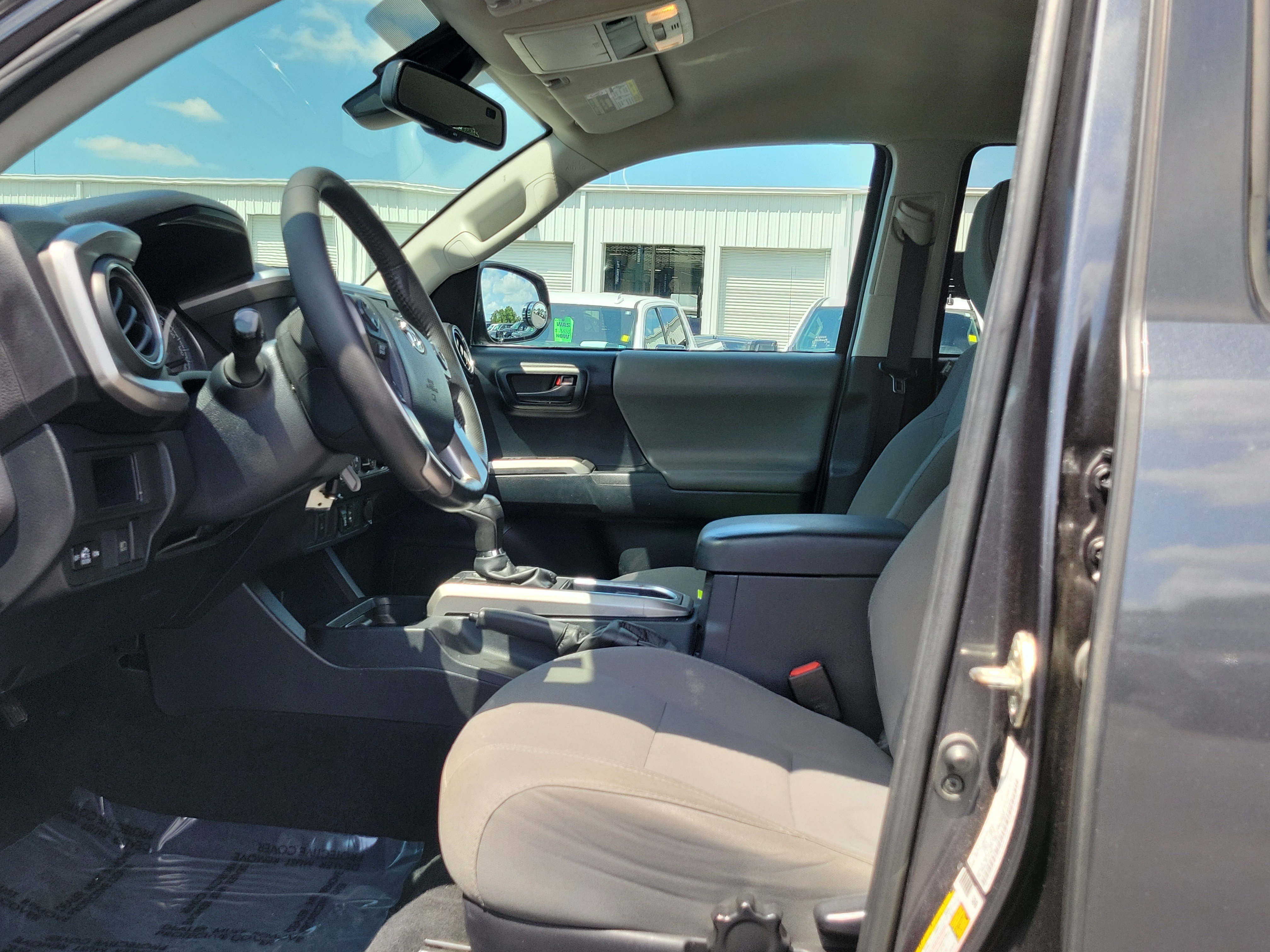 Used 2019 Toyota Tacoma SR5 AWD/4WD image 20