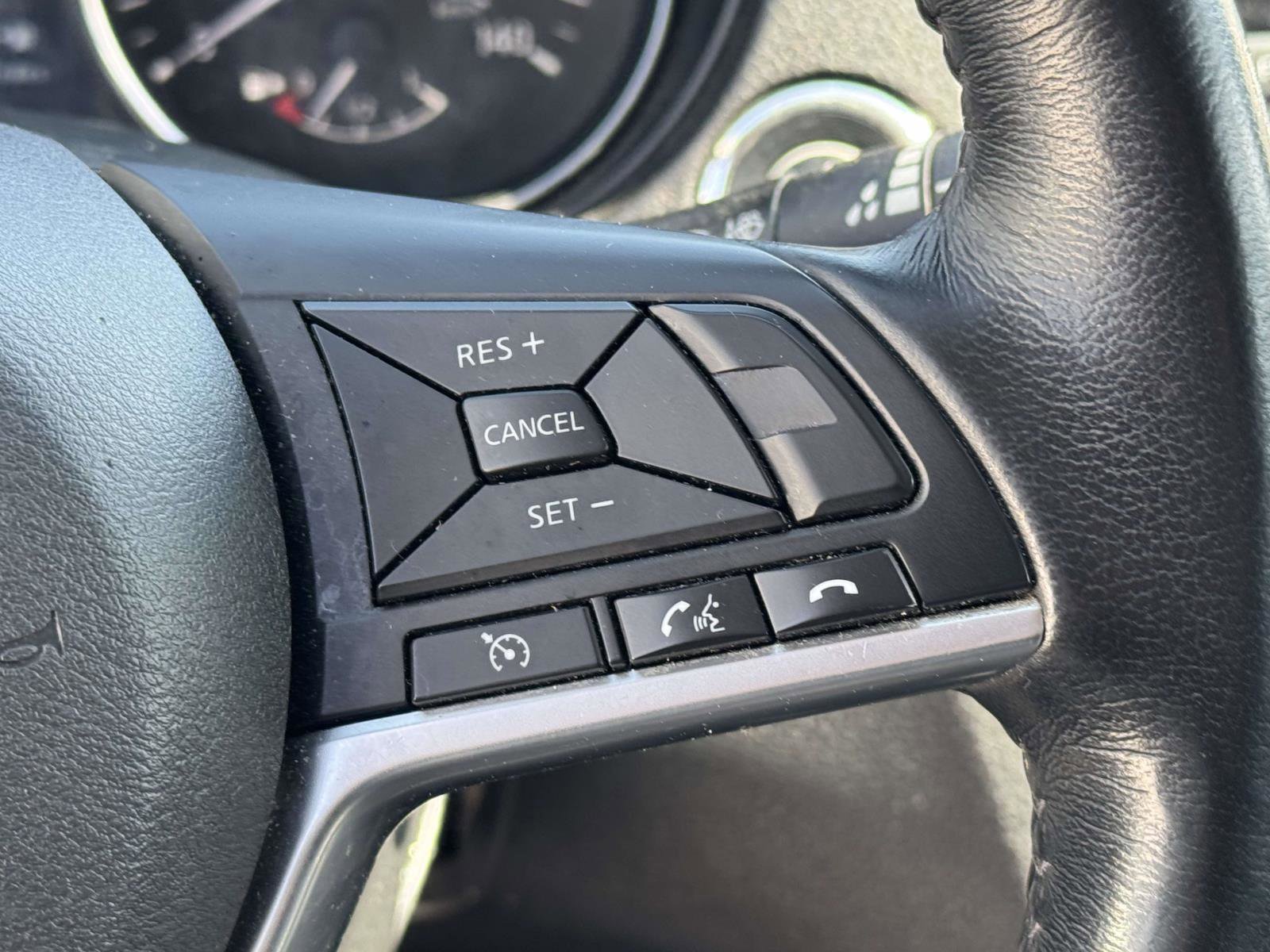 Used 2017 Nissan Rogue SL AWD/4WD image 18