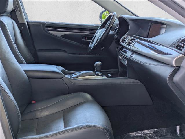 Used 2013 Lexus LS 460 w/ Comfort Pkg image 26