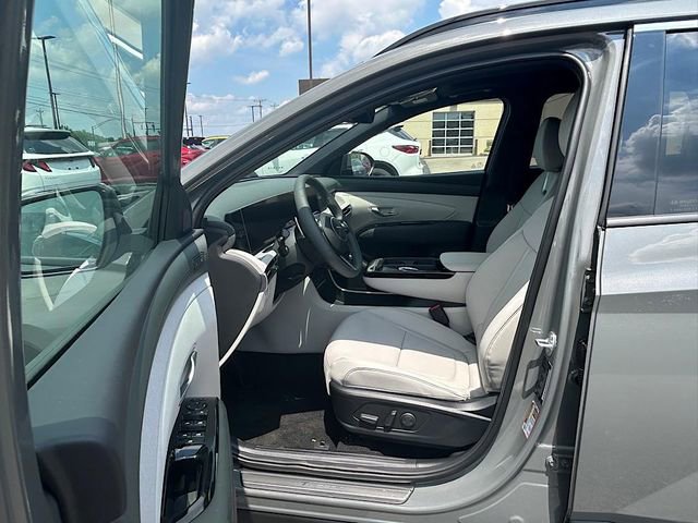 New 2025 Hyundai Tucson Limited image 14