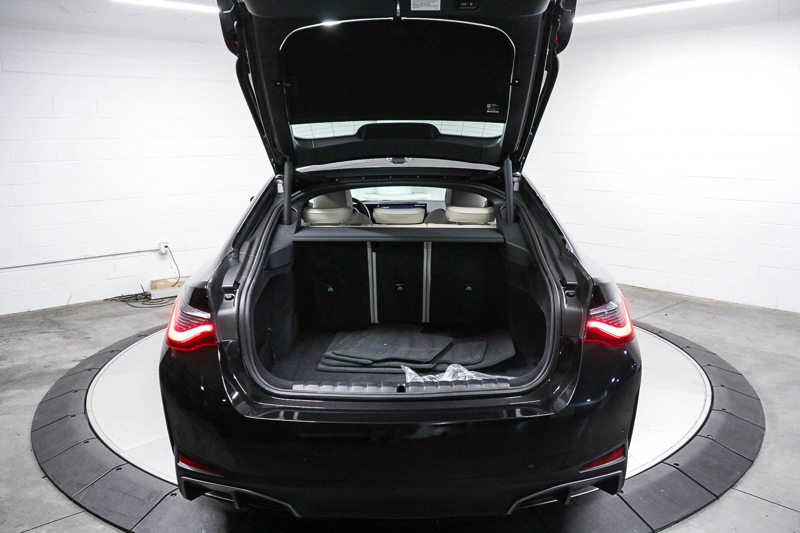 Certified 2023 BMW i4 eDrive35 w/ Premium Package image 26