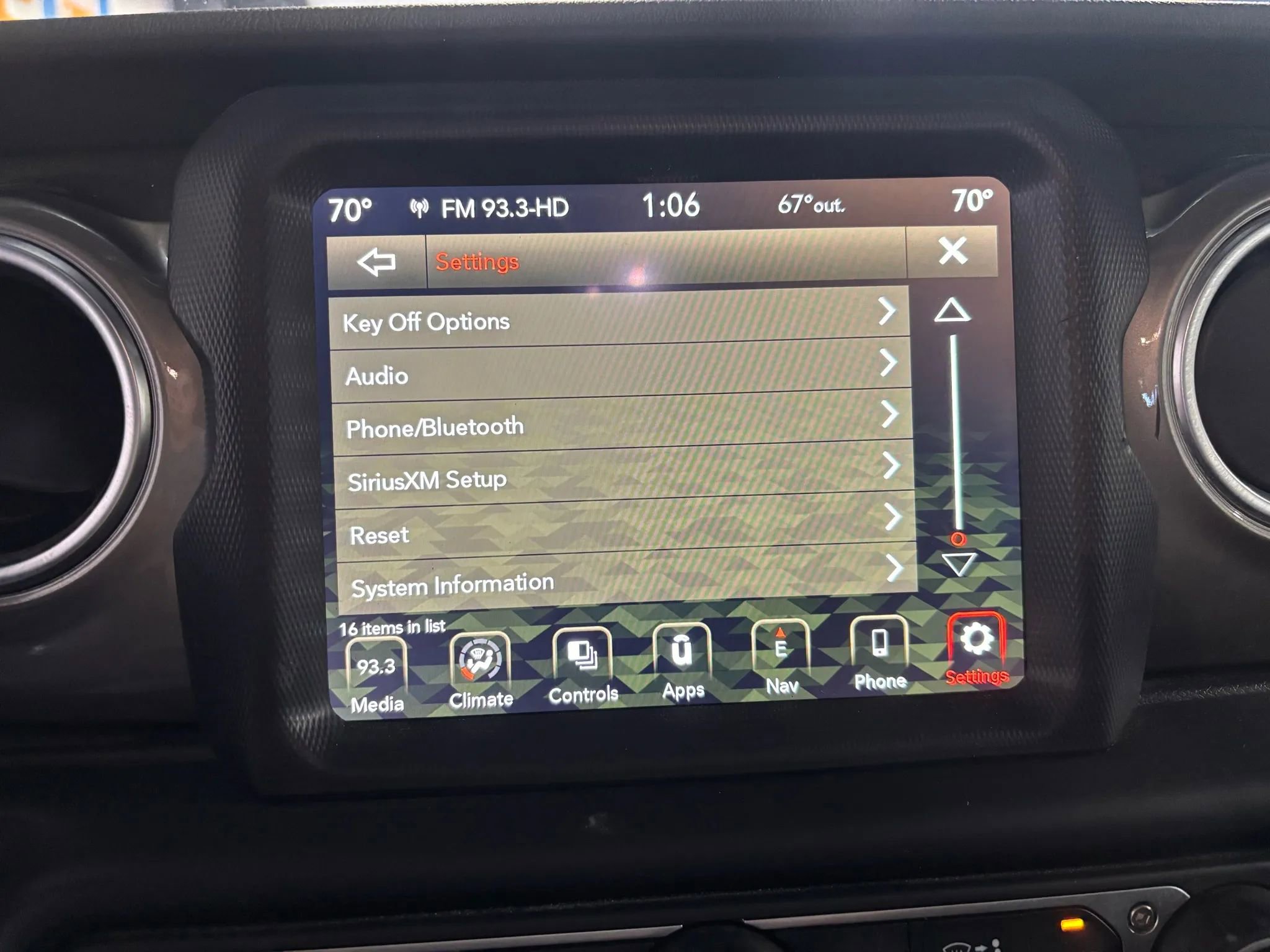 Used 2023 Jeep Gladiator Overland image 45