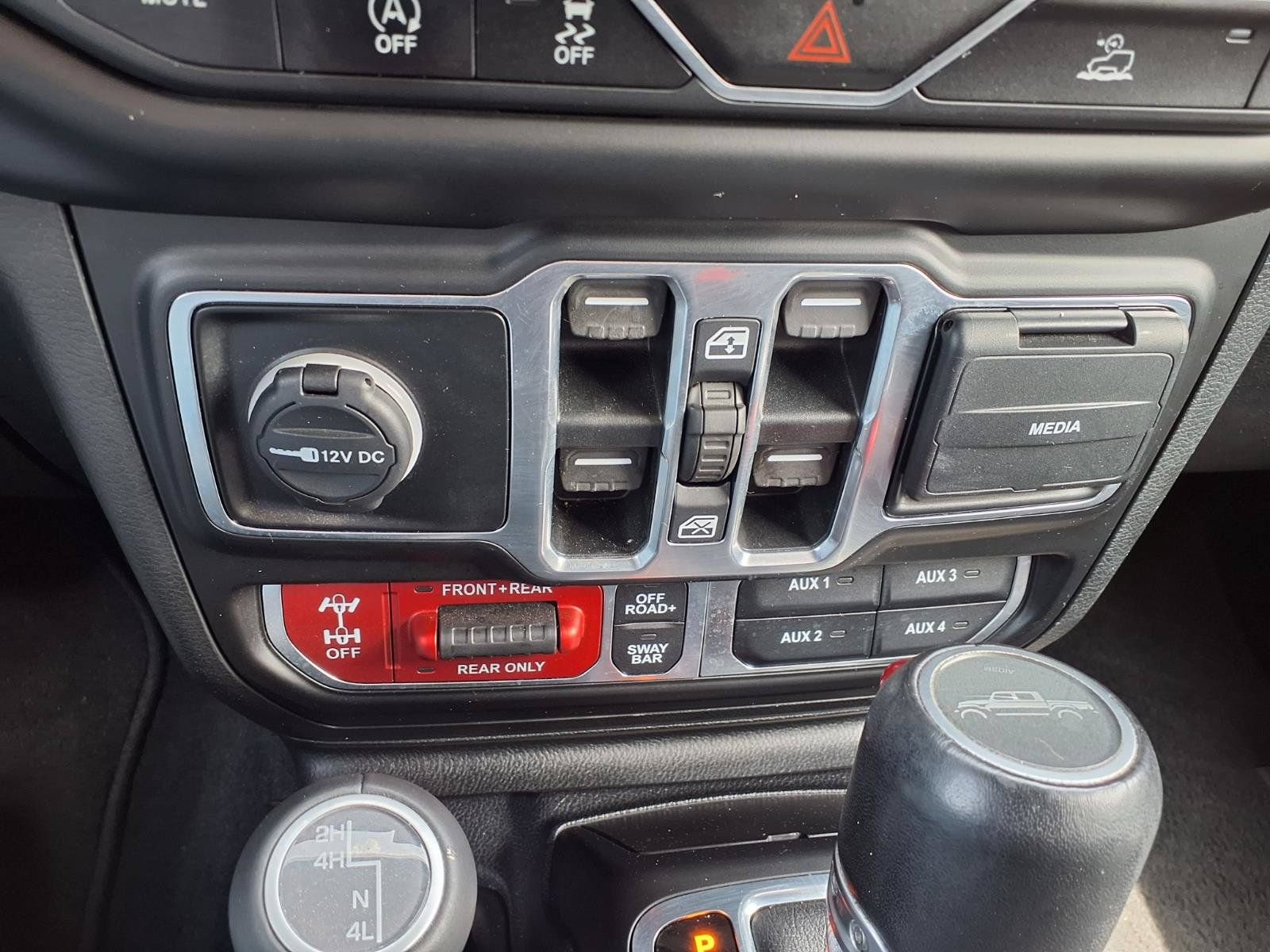 Used 2020 Jeep Gladiator Rubicon AWD/4WD image 13
