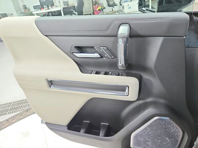 New 2026 GMC Hummer EV 4x4 Crew Cab w/ LPO, Dark Essentials Package image 35
