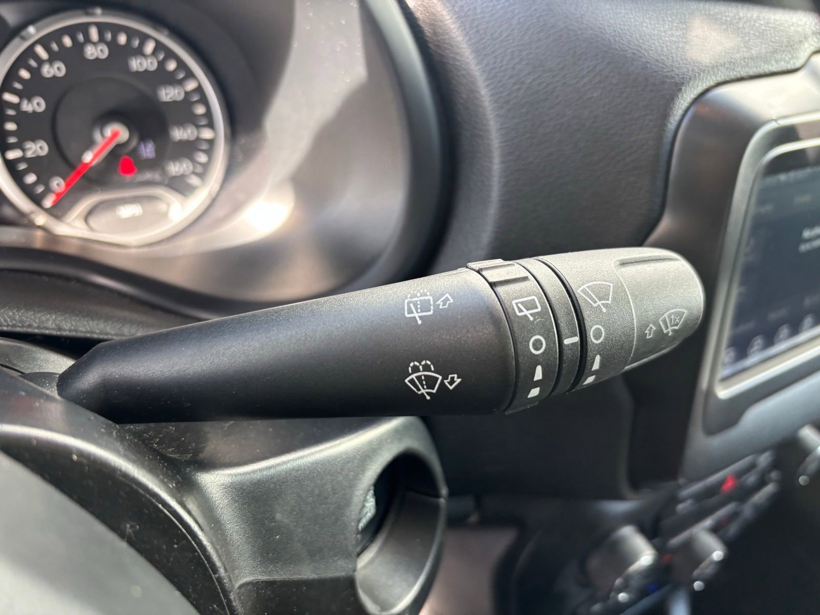 Used 2021 Jeep Renegade Sport w/ Sport Appearance Group FWD image 20