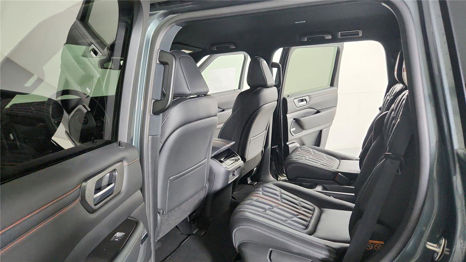 New 2026 Nissan Armada PRO-4X w/ Captain's Chari Seat Package image 19