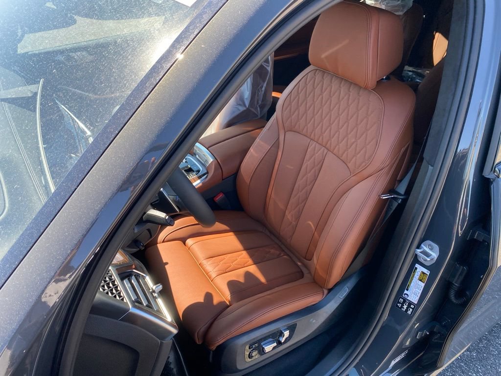 New 2027 BMW X7 M60i w/ Executive Package AWD/4WD image 12