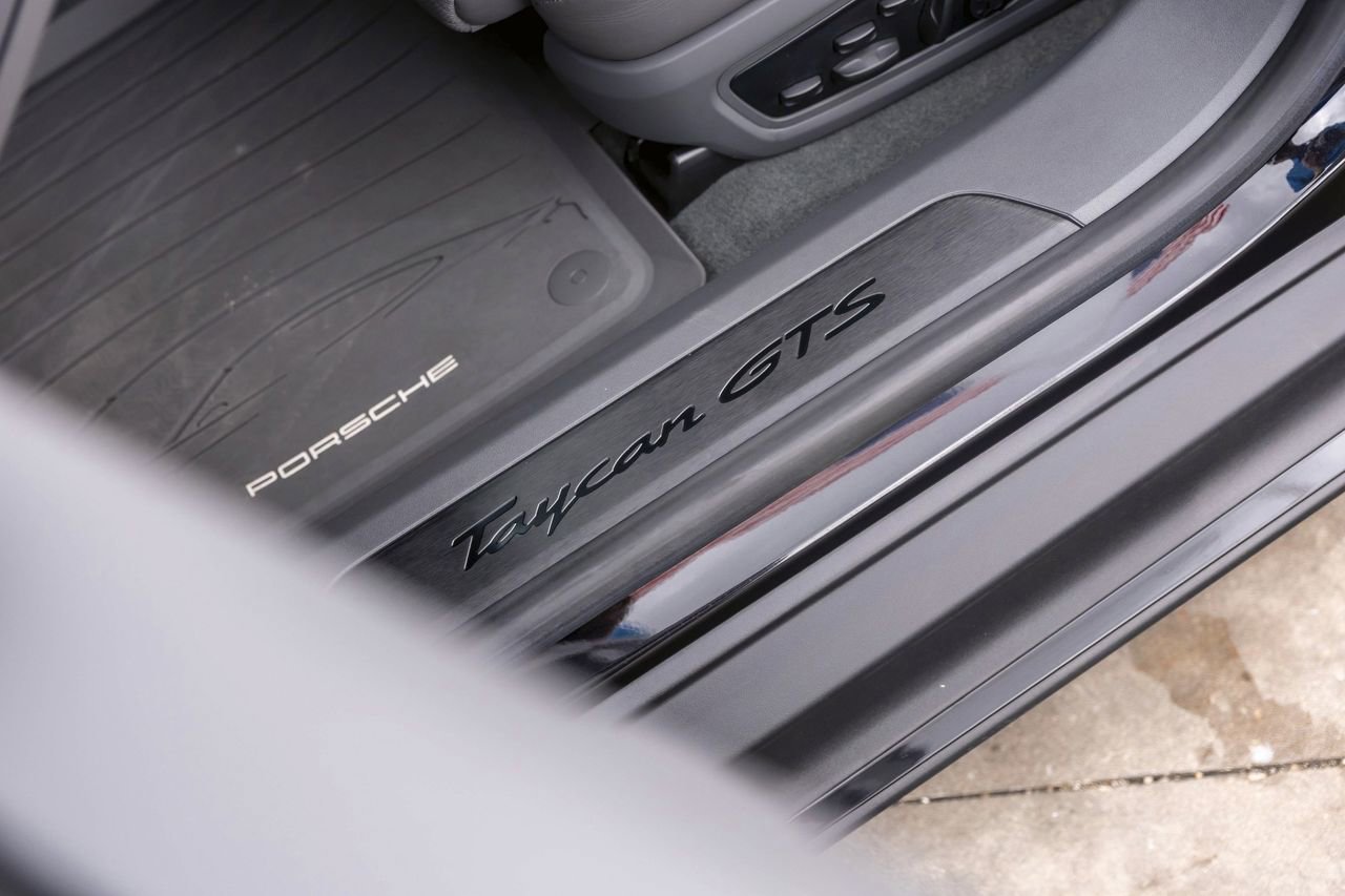 Used 2022 Porsche Taycan GTS AWD/4WD image 22