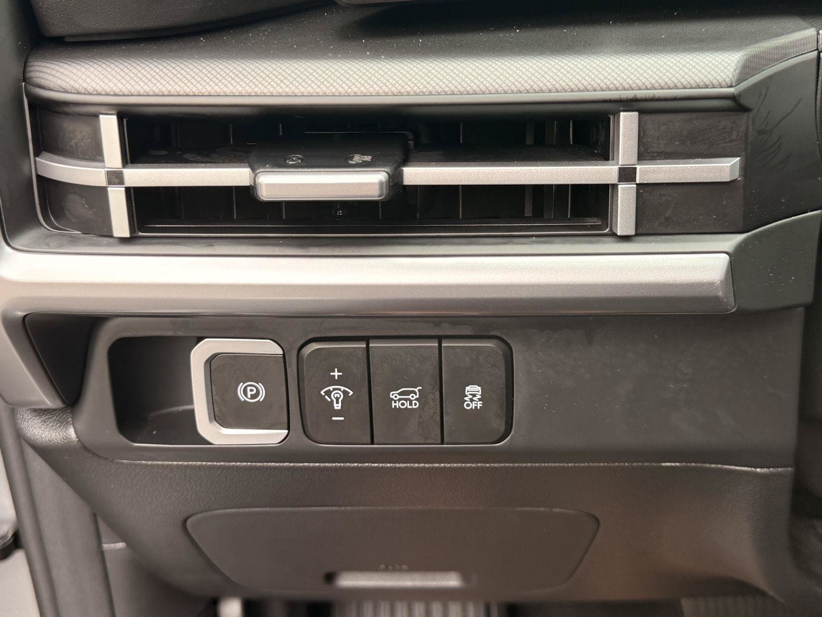 Certified 2026 Hyundai Santa Fe SE AWD/4WD image 29