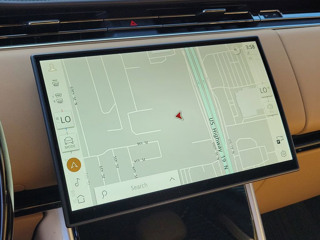 Used 2025 Land Rover Range Rover Long Wheelbase SE image 28