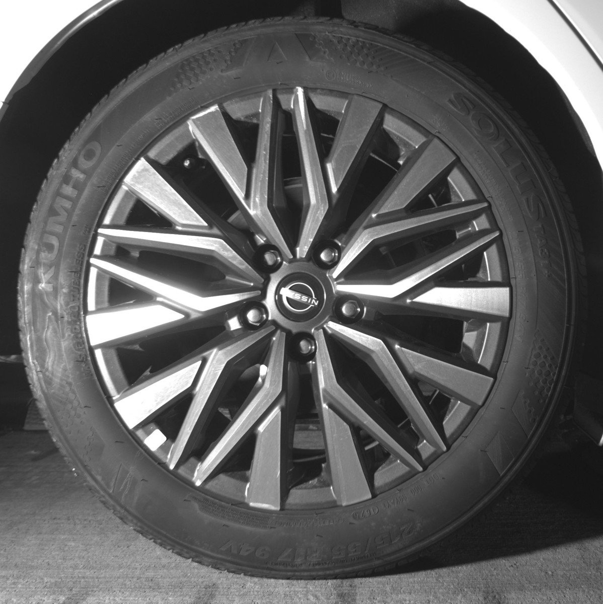 Used 2025 Nissan Altima 2.5 SV FWD image 15