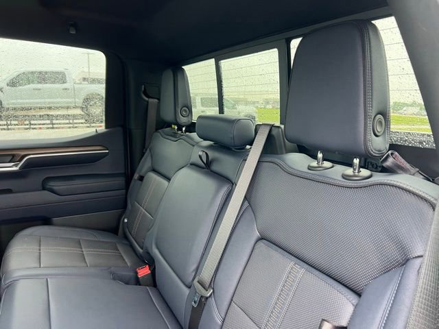 Used 2025 Chevrolet Silverado 1500 High Country AWD/4WD image 11