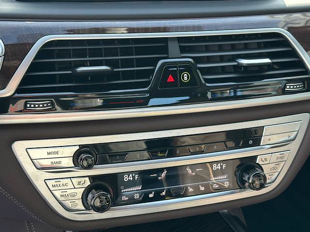 Certified 2022 BMW 740i xDrive w/ M Sport Package image 28