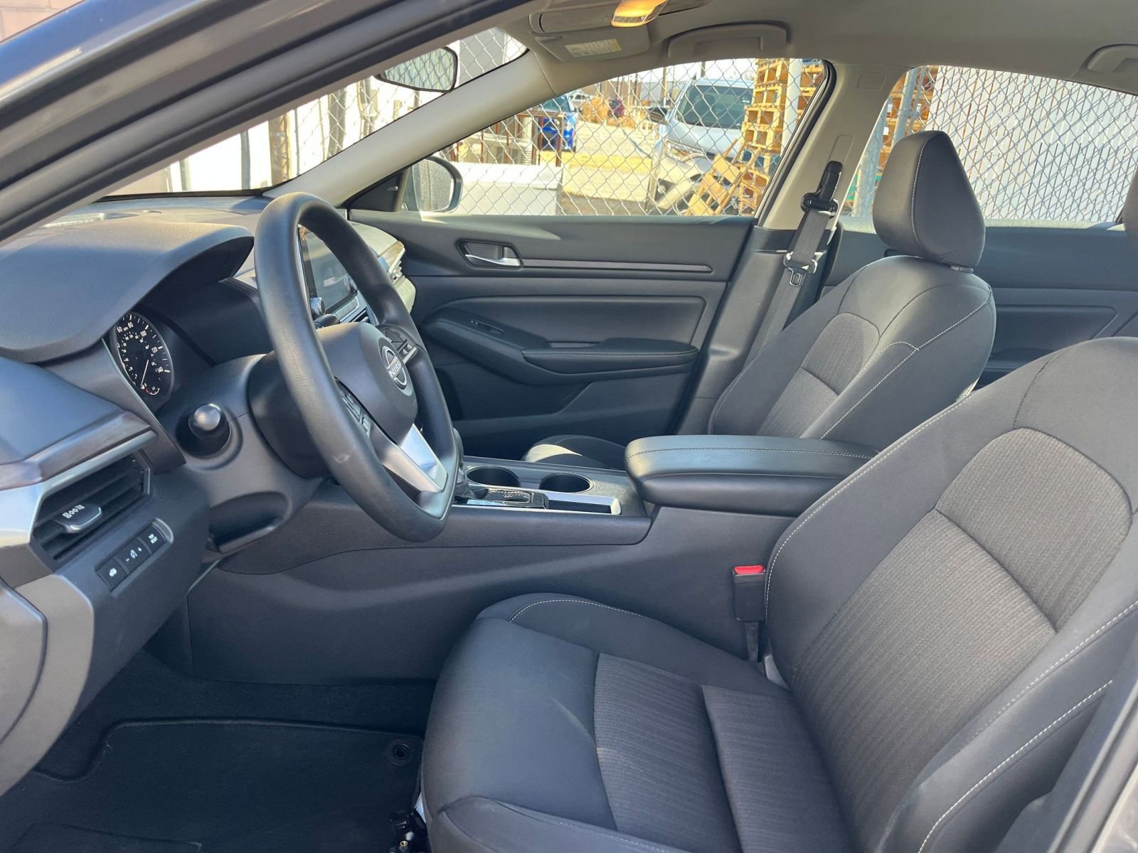 Used 2025 Nissan Altima 2.5 SV image 25