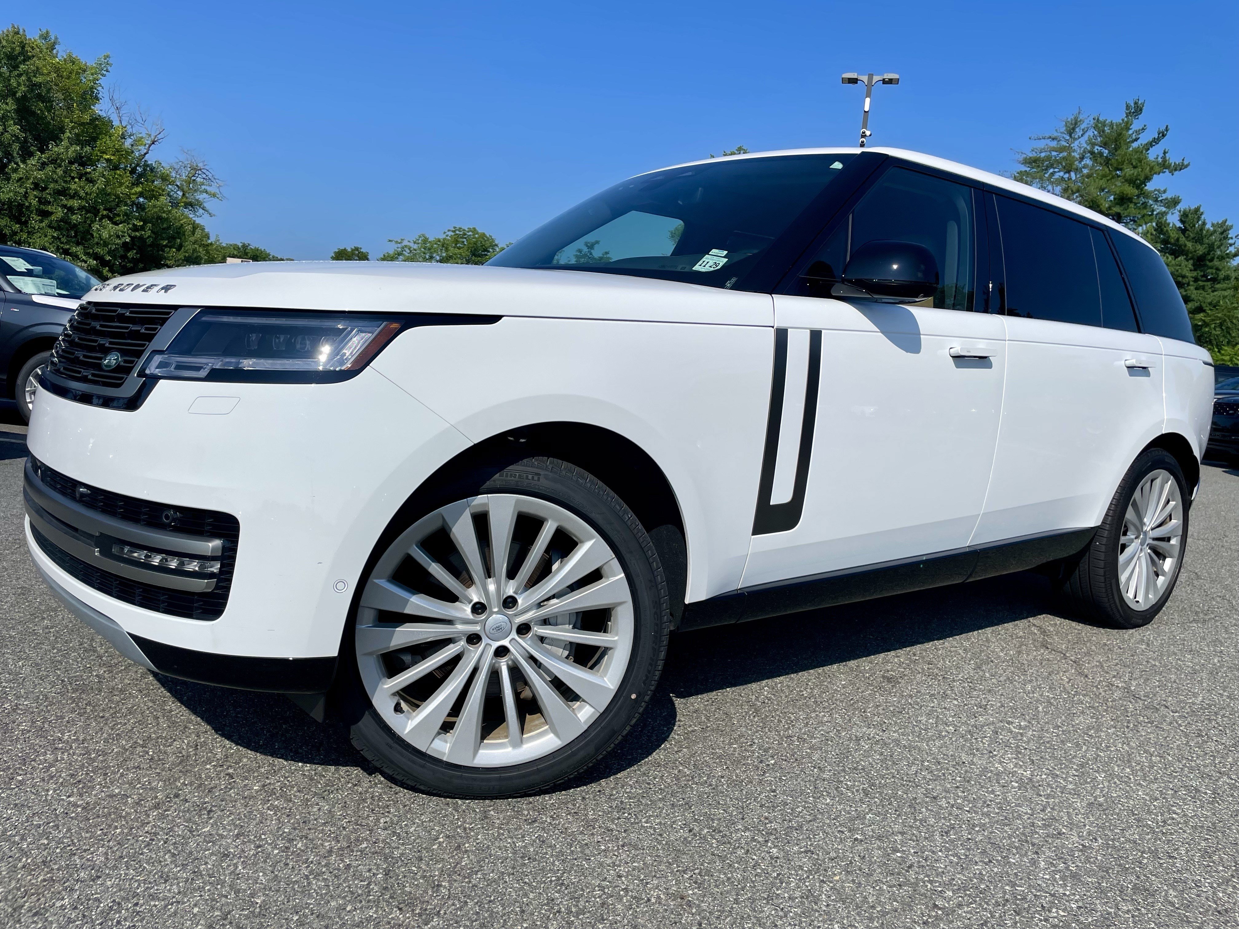 Used 2025 Land Rover Range Rover Long Wheelbase SE AWD/4WD image 37