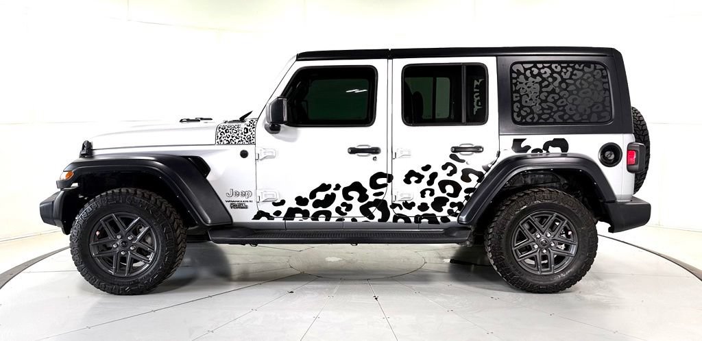 Used 2024 Jeep Wrangler Unlimited Sport AWD/4WD image 8