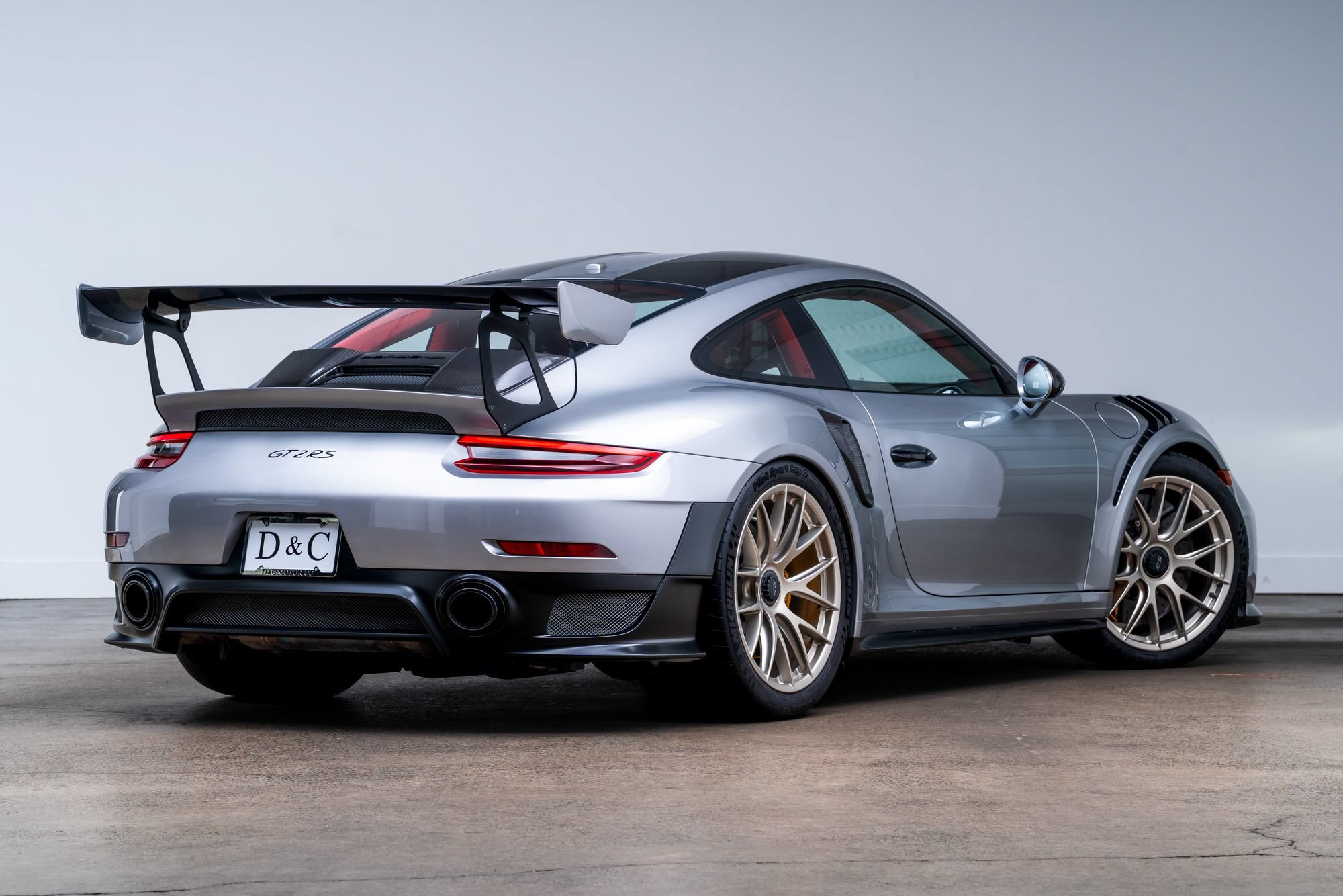 Used 2018 Porsche 911 GT2 RS w/ Weissach Package RWD image 7