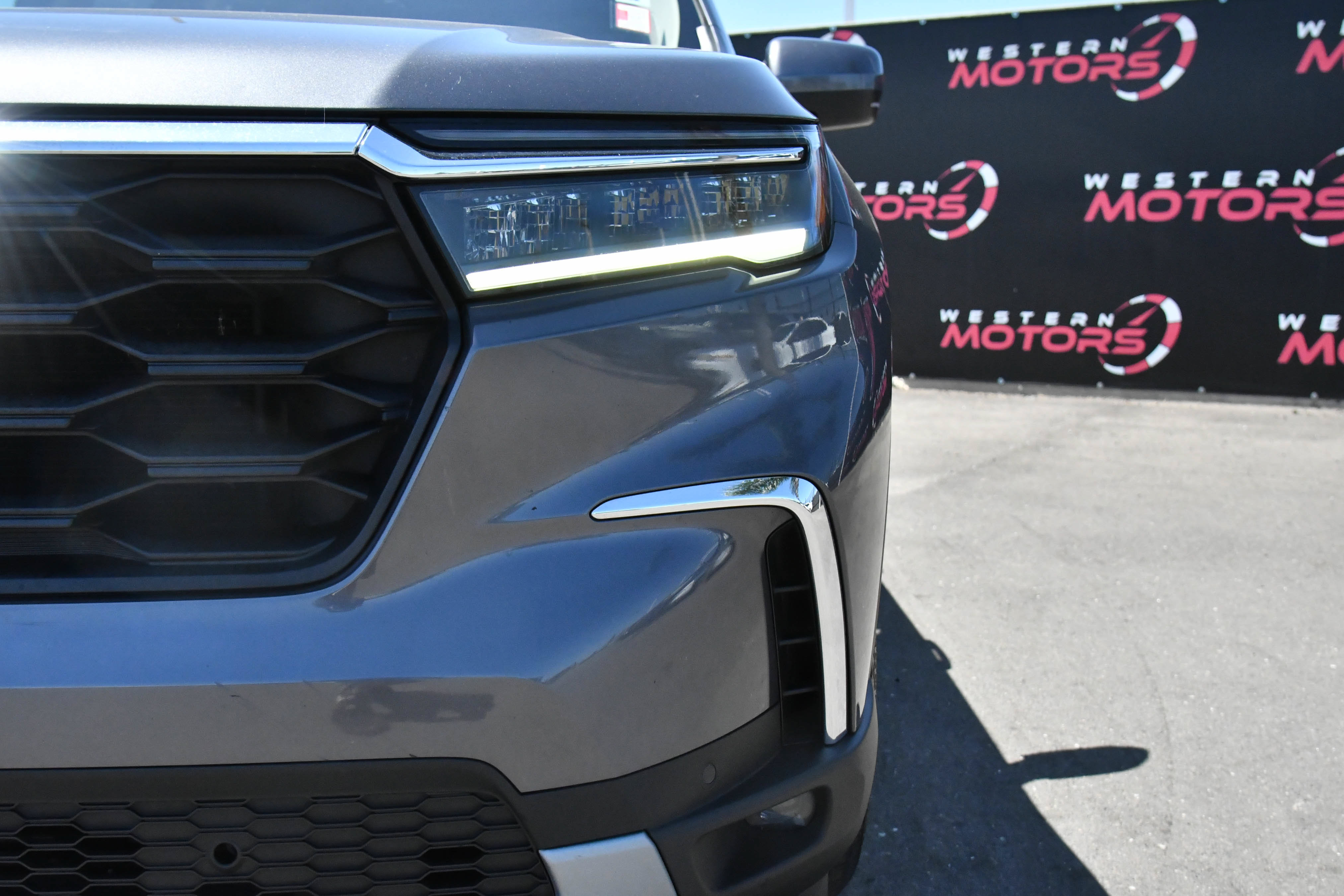 Used 2024 Honda Pilot EX-L image 11
