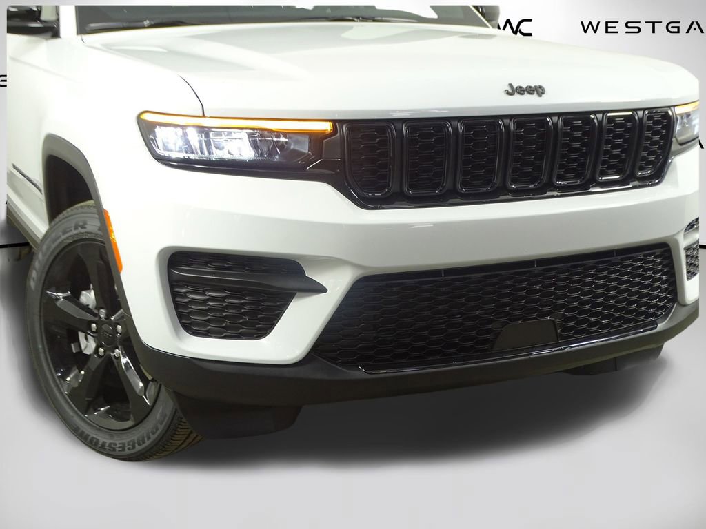 New 2025 Jeep Grand Cherokee Altitude image 45
