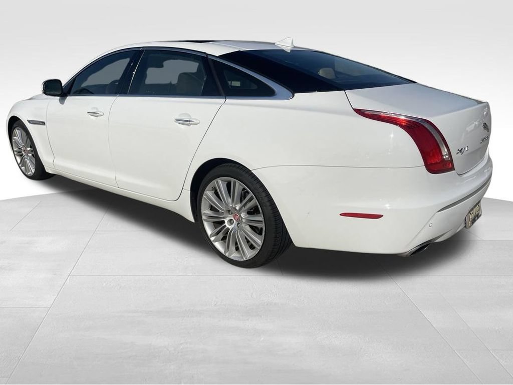 Used 2015 Jaguar XJ L Portfolio RWD image 4