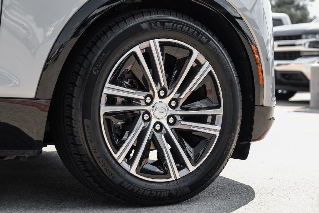 Used 2024 Cadillac Lyriq Luxury w/ LPO, Floor Liner Package RWD image 59