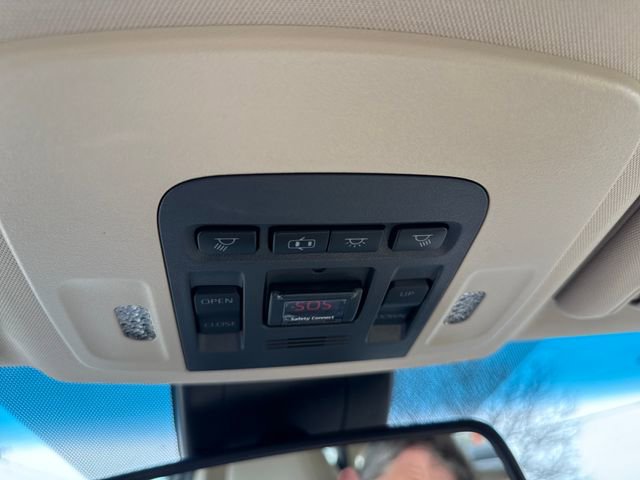 Used 2019 Toyota Avalon XLE w/ Moonroof Package image 37