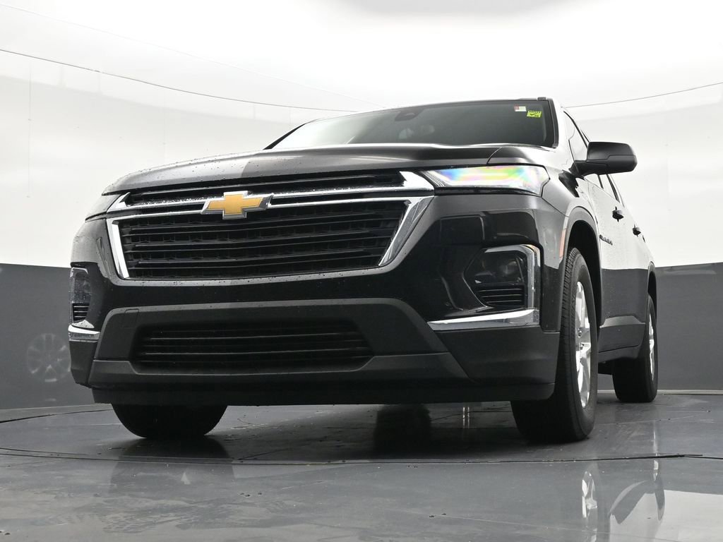 Used 2023 Chevrolet Traverse LS image 30