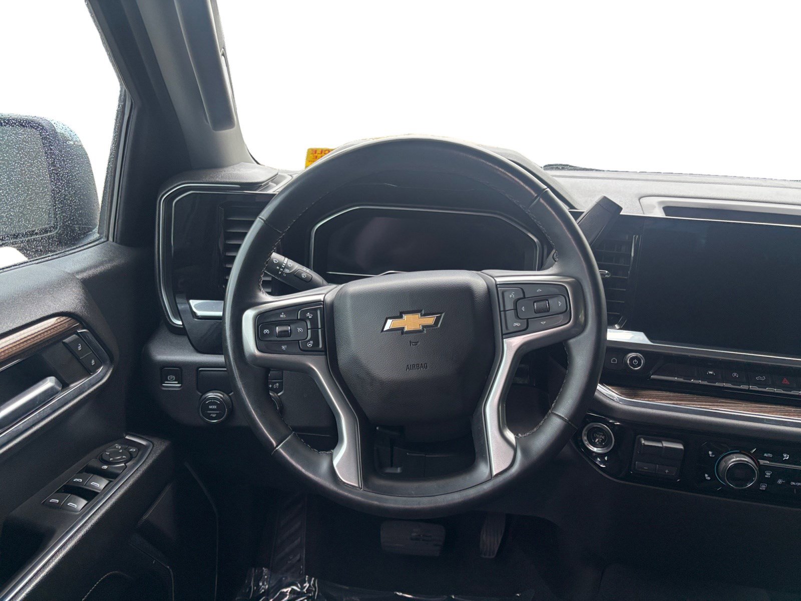 Used 2023 Chevrolet Silverado 1500 LT RWD image 12