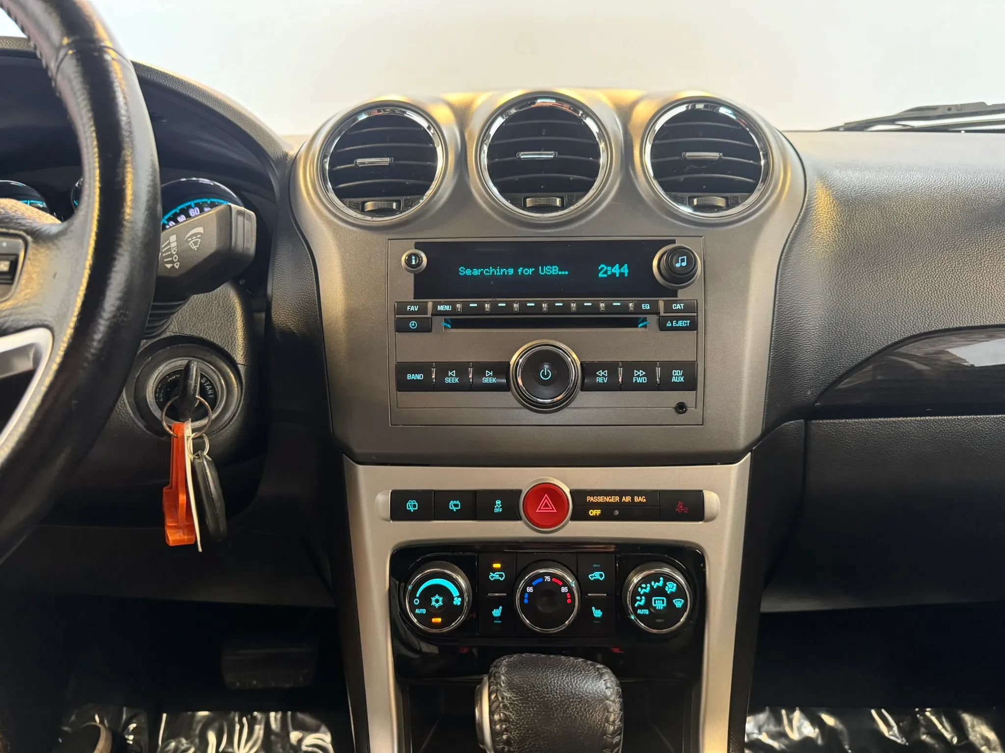 Used 2013 Chevrolet Captiva Sport LTZ FWD image 15